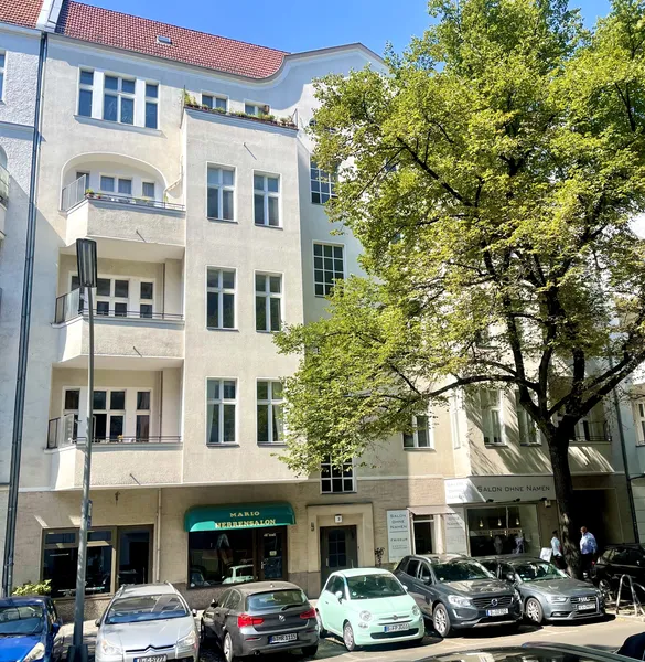 Ruhige Altbauwohnung im Gartenhaus – Malerarbeiten in der Wohnung notwendig! — photo 1